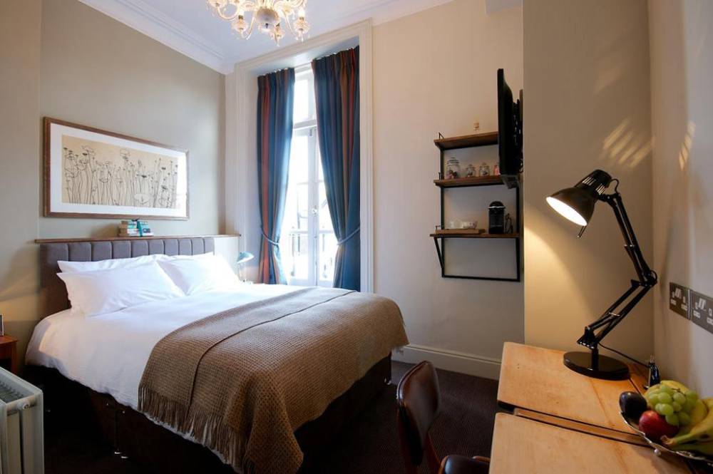 Kew Gardens Hotel 7