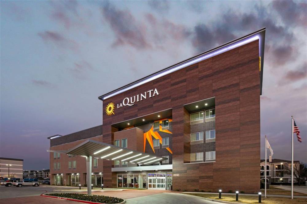 La Quinta Dfw West Glade Parks
