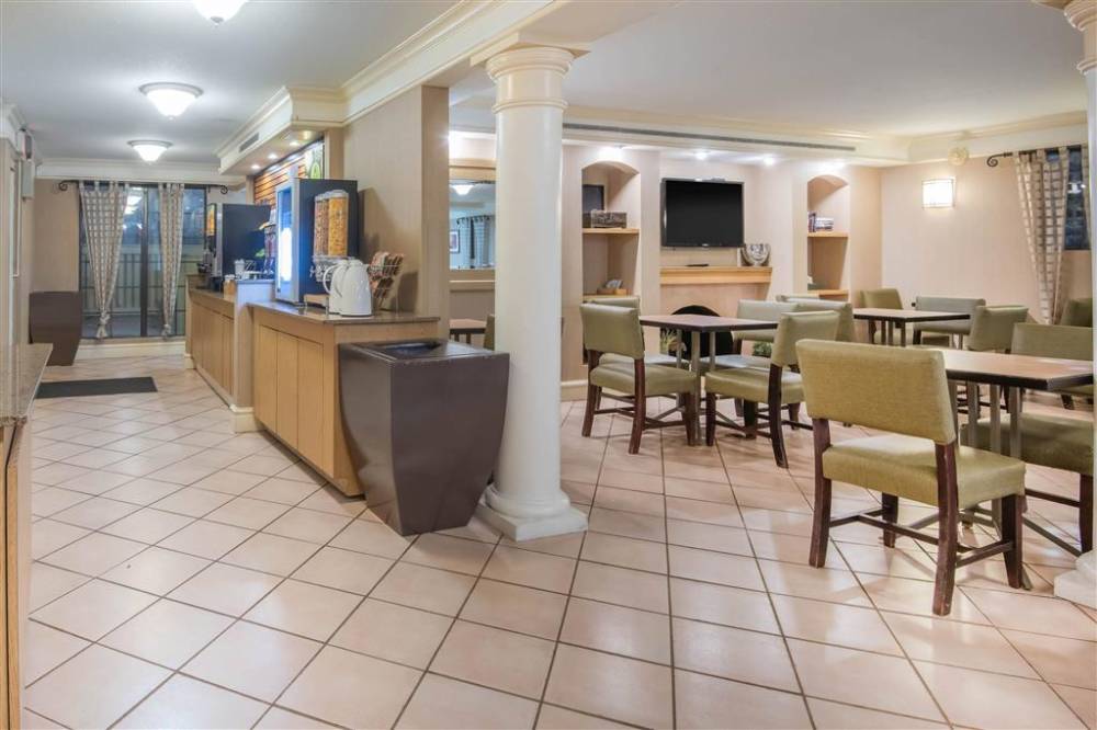 La Quinta Inn By Wyndham Colorado Springs Garden Of The Gods 3