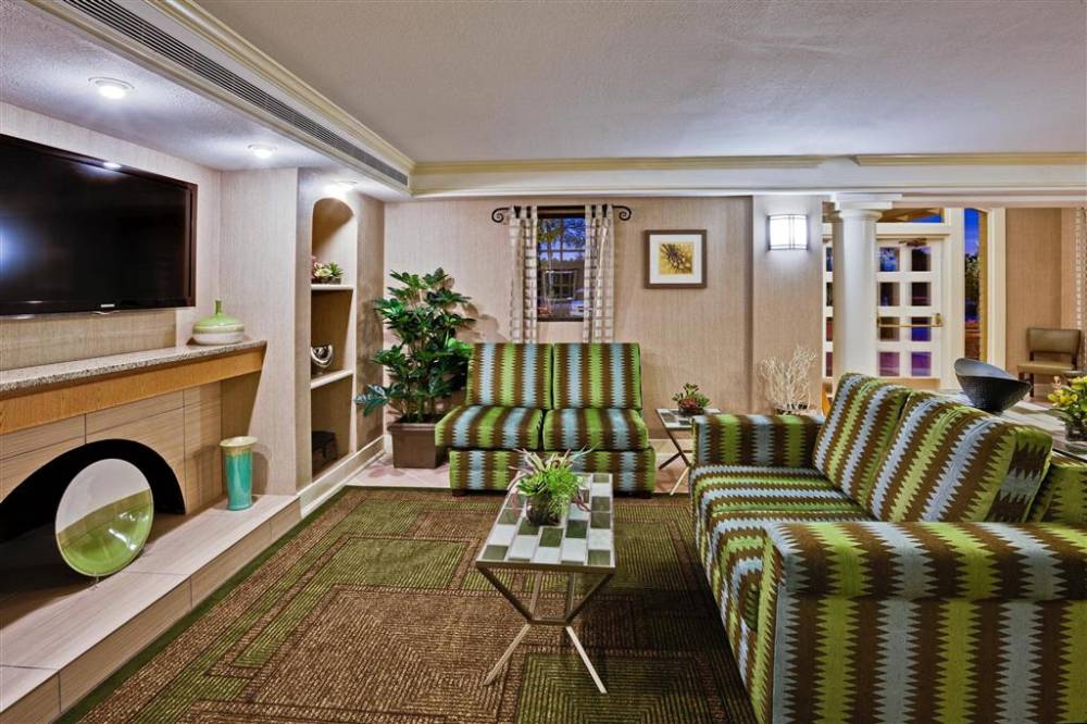 La Quinta Inn By Wyndham Orlando Airport West 9