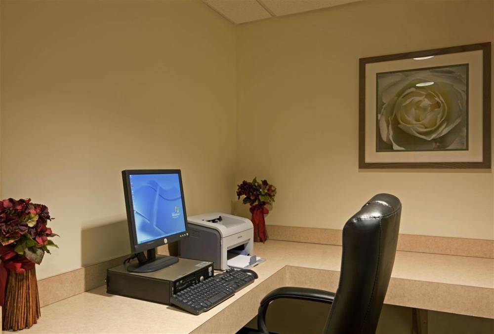 La Quinta Inn Ste Somerville 6