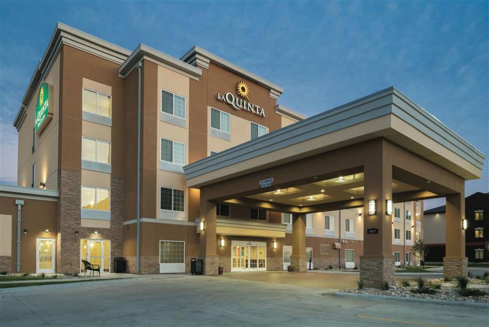 La Quinta Inn & Suites By Wyndham Grand Forks 2