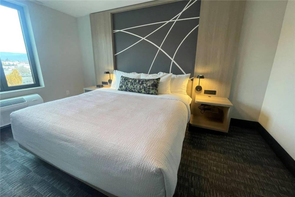 La Quinta Inn & Suites By Wyndham Kelowna Bc 4