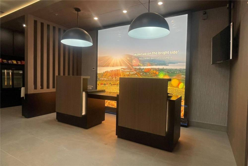 La Quinta Inn & Suites By Wyndham Kelowna Bc 2