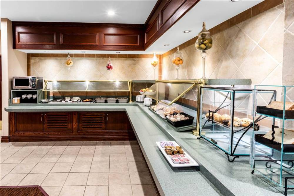 La Quinta Inn & Suites By Wyndham Madison American Center 6