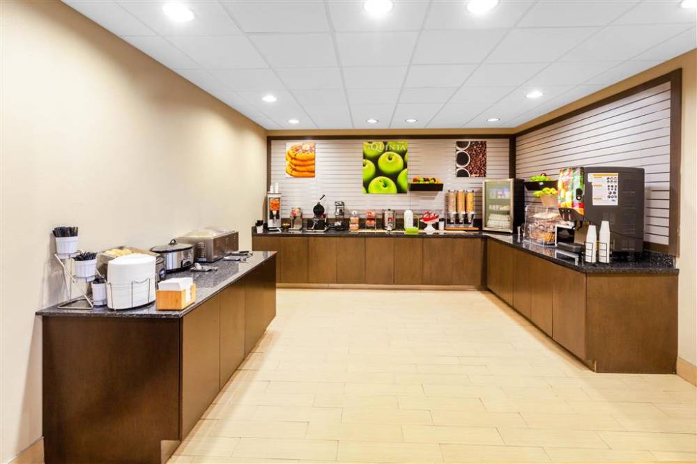 La Quinta Inn & Suites By Wyndham Midland North 6