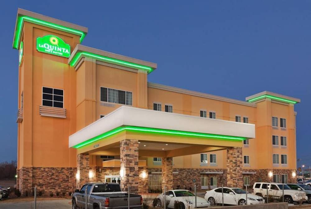 La Quinta Inn & Suites By Wyndham Tulsa - Catoosa Route 66