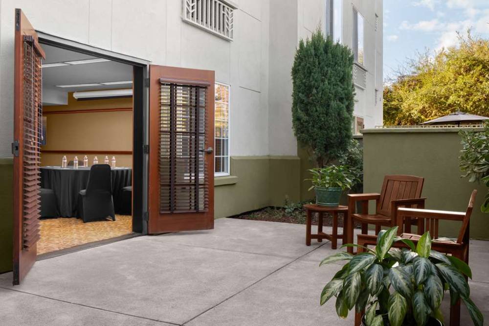 Larkspur Landing Sunnyvale Extended Stay 6