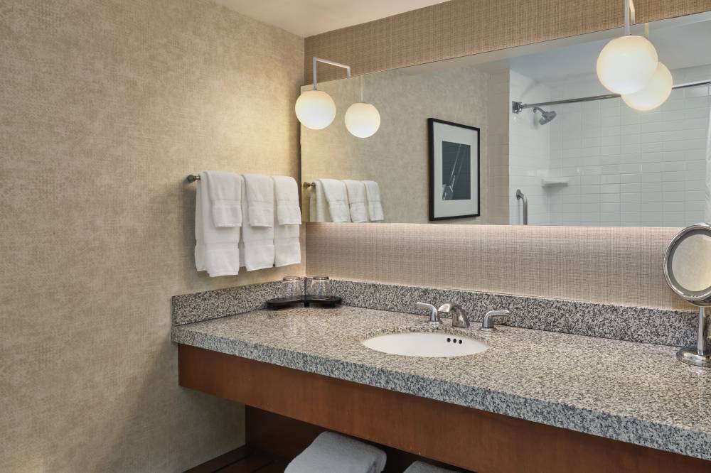 Loews Hollywood Hotel 8