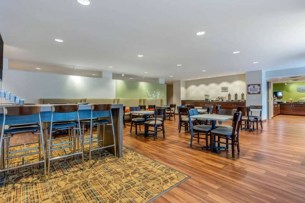 Mainstay Suites St Louis Airport 8