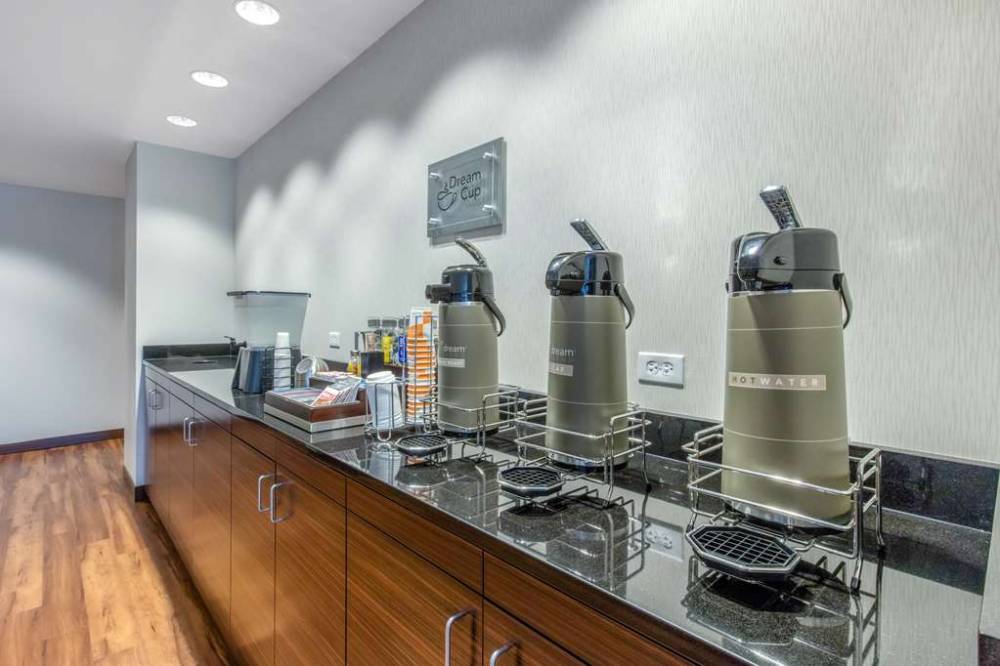 Mainstay Suites St Louis Airport 9