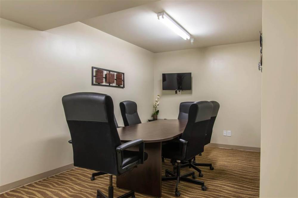 Mainstay Suites Winnipeg 4