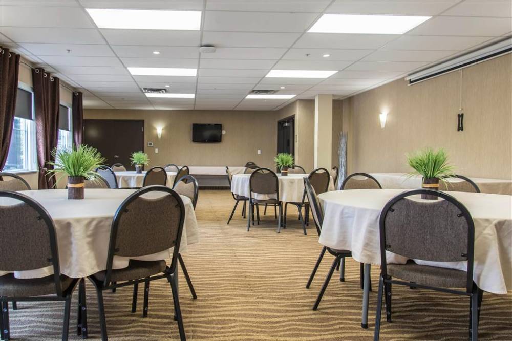 Mainstay Suites Winnipeg 3