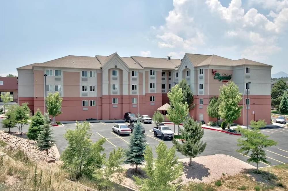 Mcm Elegante Suites 2