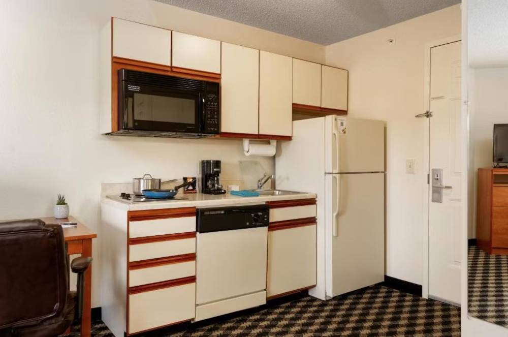 Mcm Elegante Suites 10