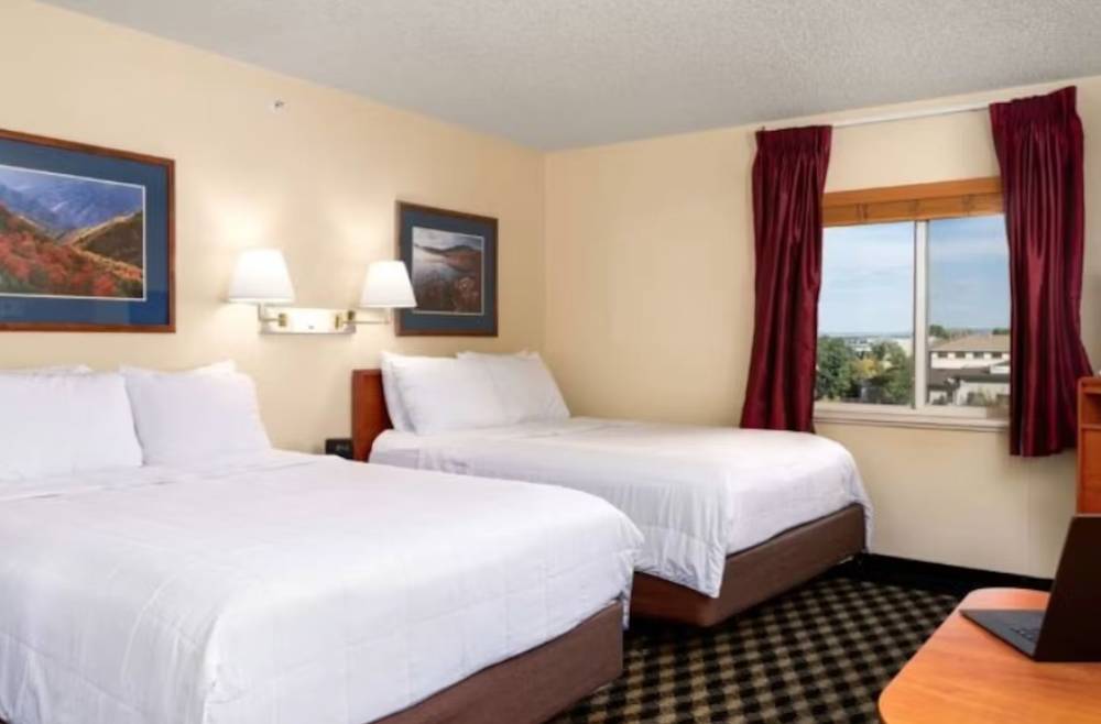 Mcm Elegante Suites 6
