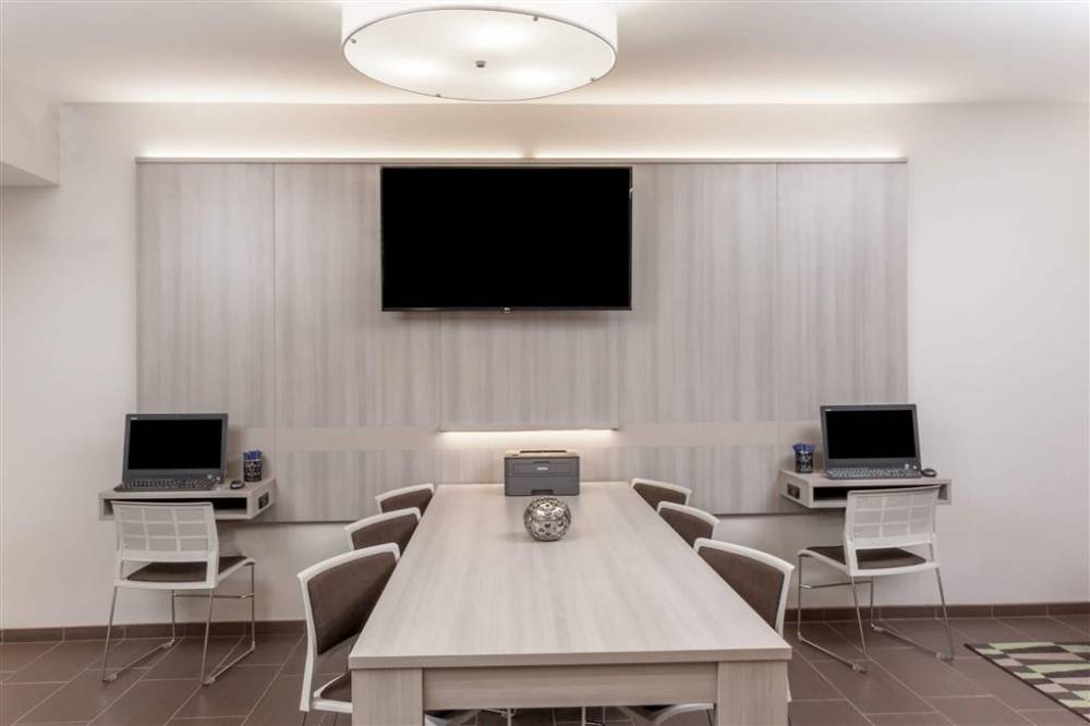 Microtel By Wyndham West Fargo 5