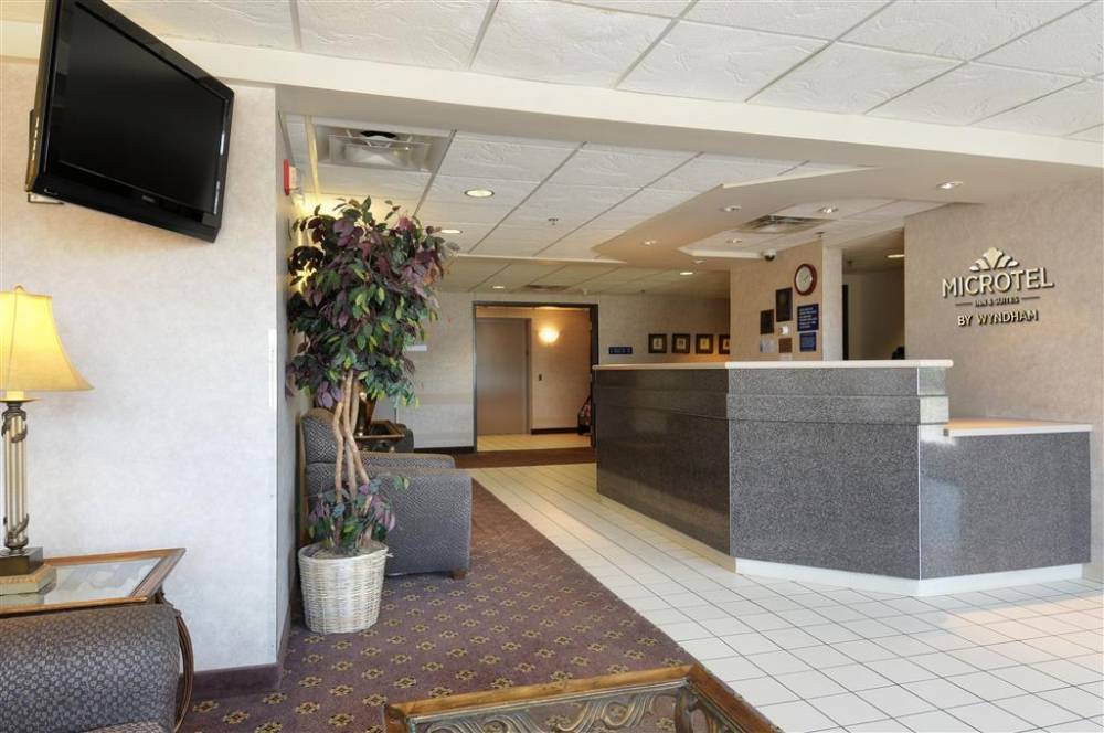 Microtel Inn & Suites By Wyndham Bloomington Msp Airport 2