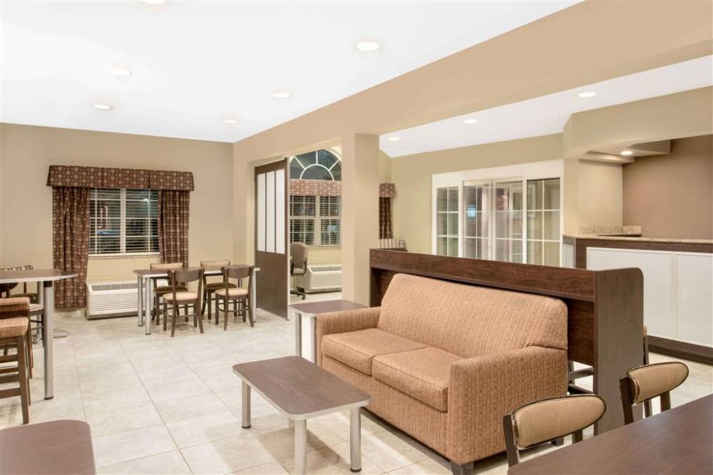 Microtel Inn & Suites By Wyndham Midland 2