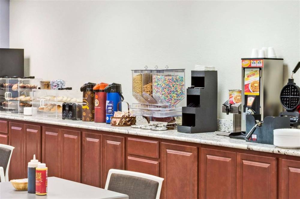 Microtel Inn & Suites By Wyndham Urbandale/des Moines 6