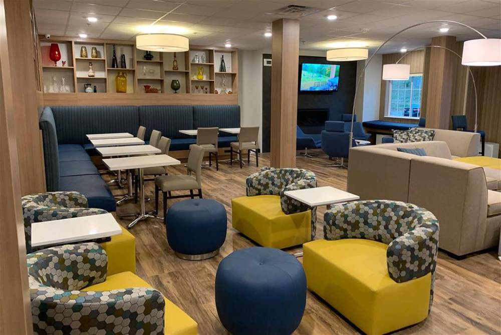 Microtel Inn & Suites By Wyndham Woodland Park 3