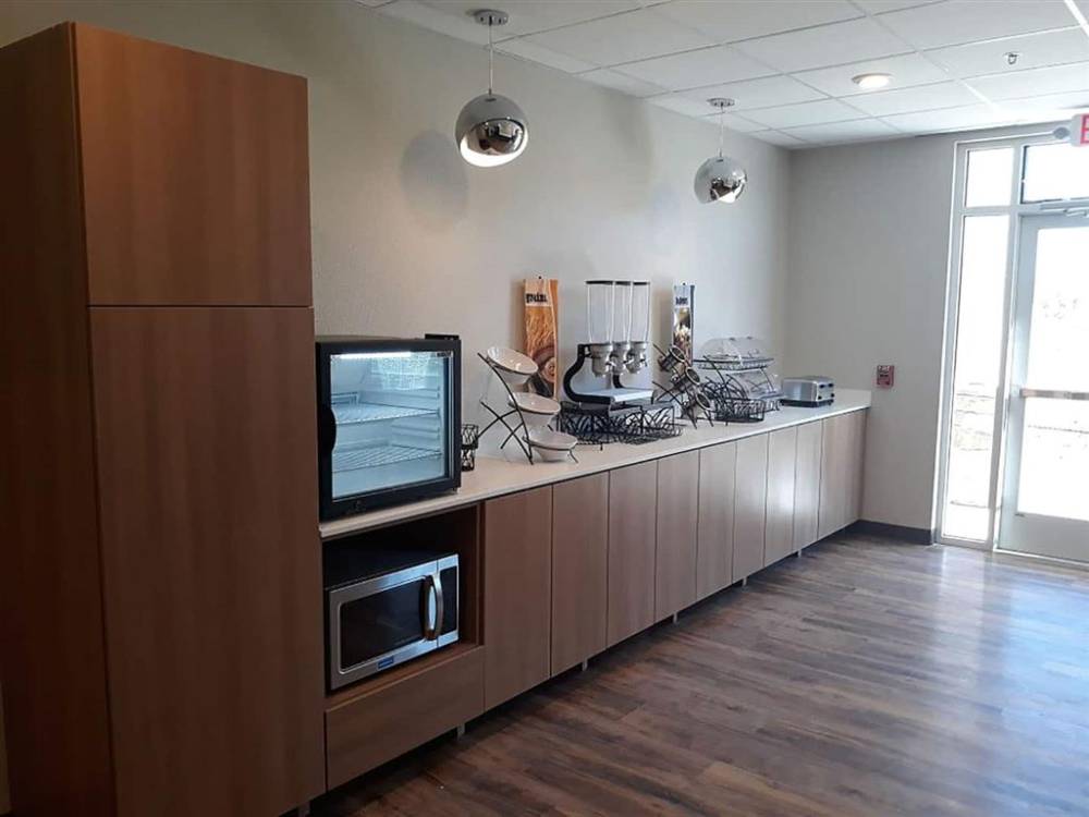 Microtel Inn & Suites By Wyndham Woodland Park 4