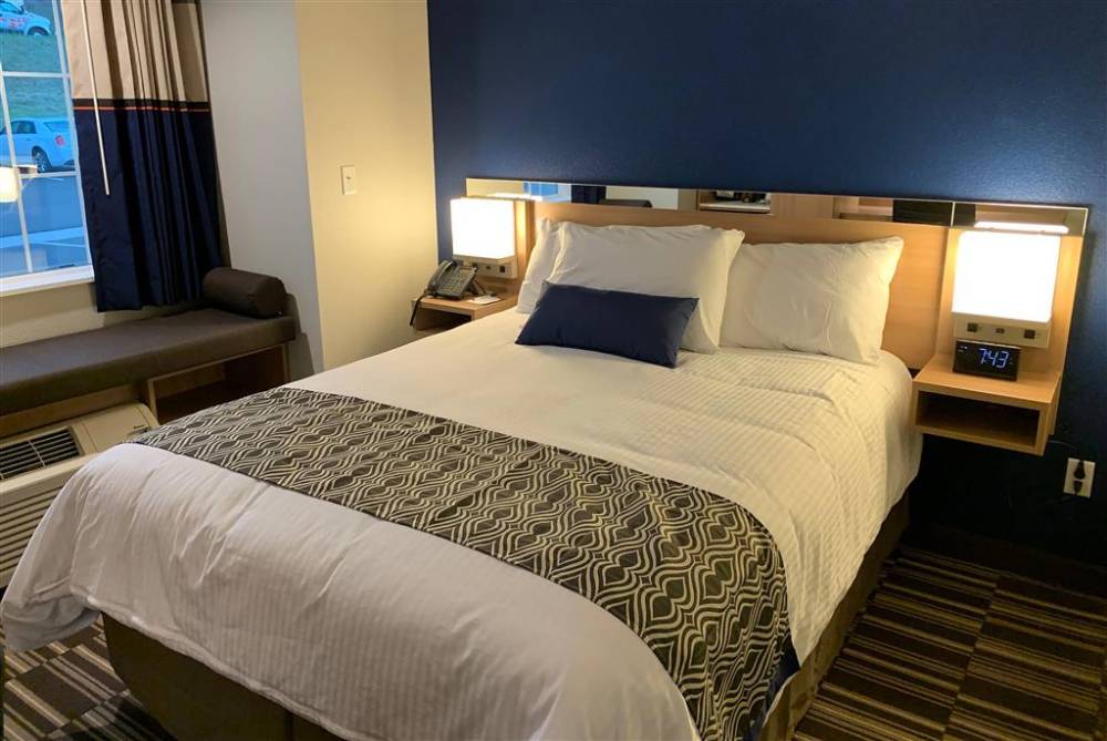 Microtel Inn & Suites By Wyndham Woodland Park 5
