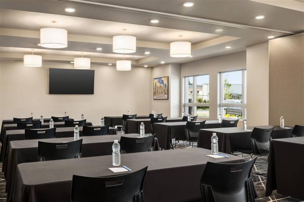 Microtel Inn & Suites Montreal Airport-dorval Qc 3