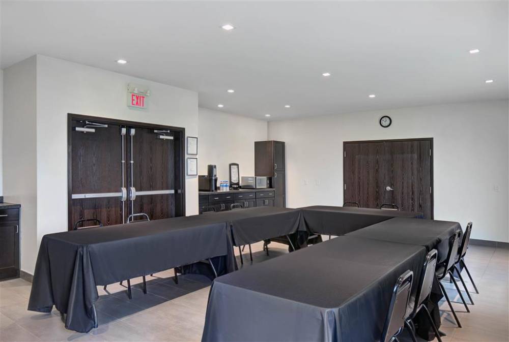 Motel 6 Airdrie Ab 2