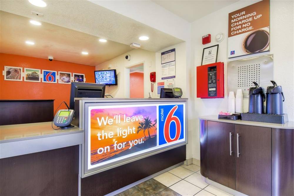 Motel 6 Chino - Los Angeles Area  2
