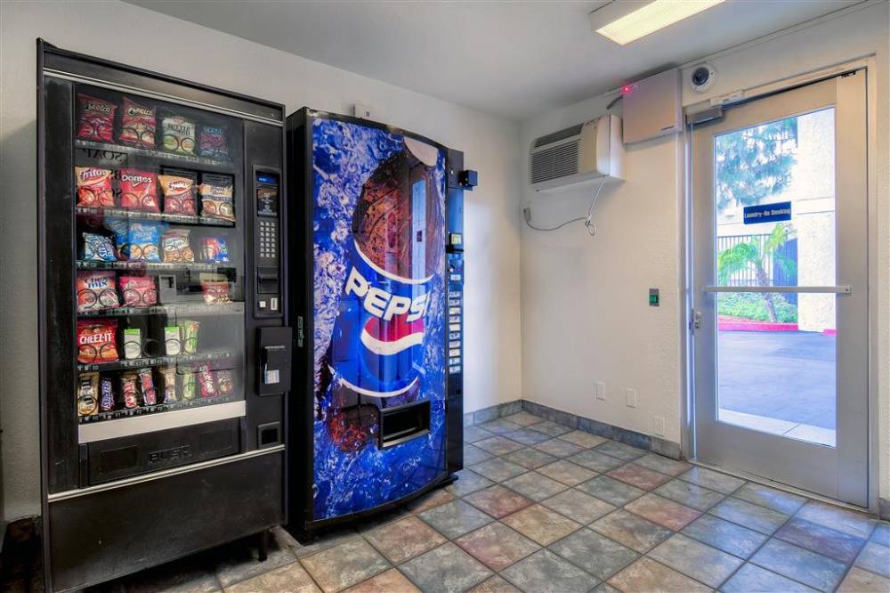 Motel 6 Chino - Los Angeles Area  3