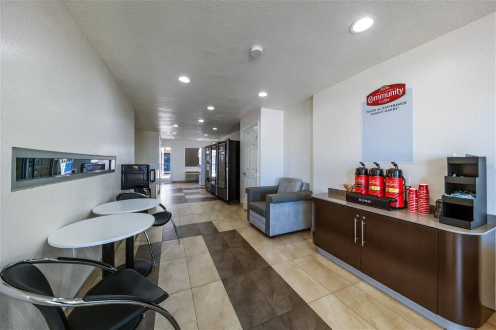 Motel 6 Dallas - Farmers Branch 5