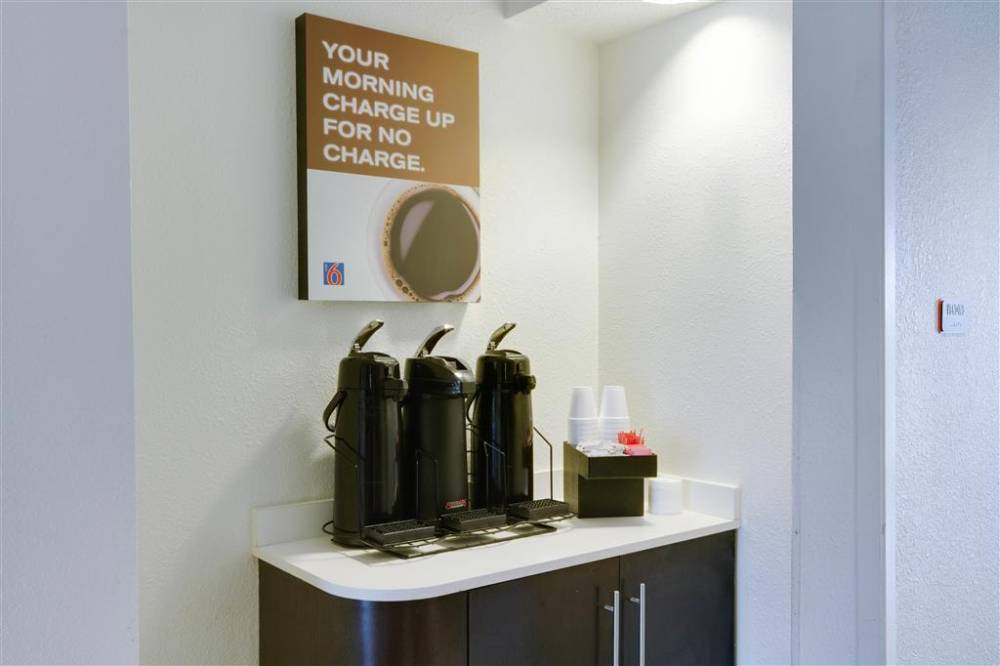 Motel 6 Dallas Lewisville 2