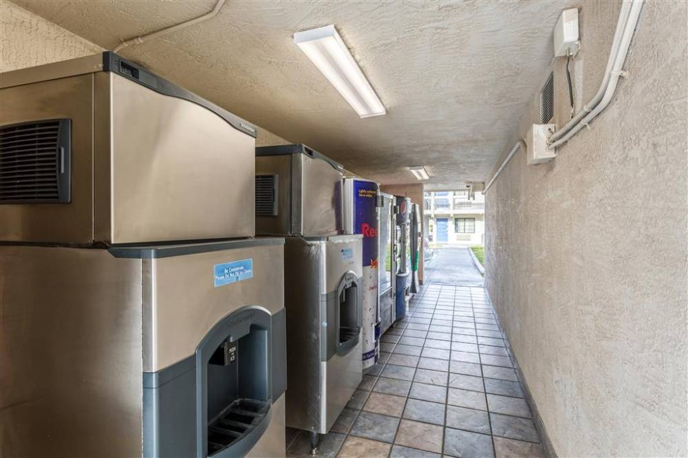Motel 6 El Paso East 3