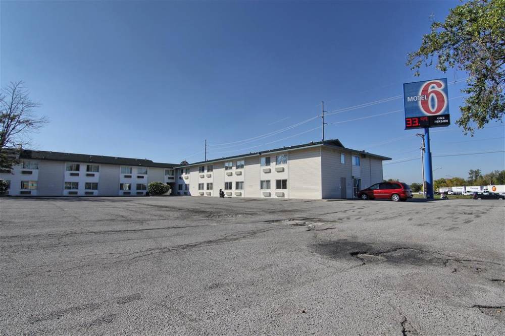 Motel 6 Ft. Wayne 2