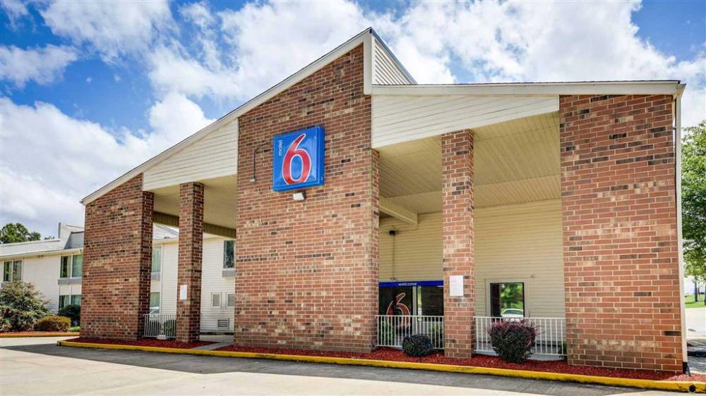Motel 6 Greensboro Airport