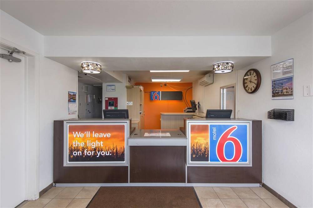 Motel 6 Kansas City 2