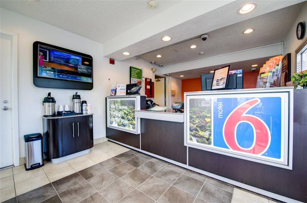 Motel 6 Seattle Airport  2