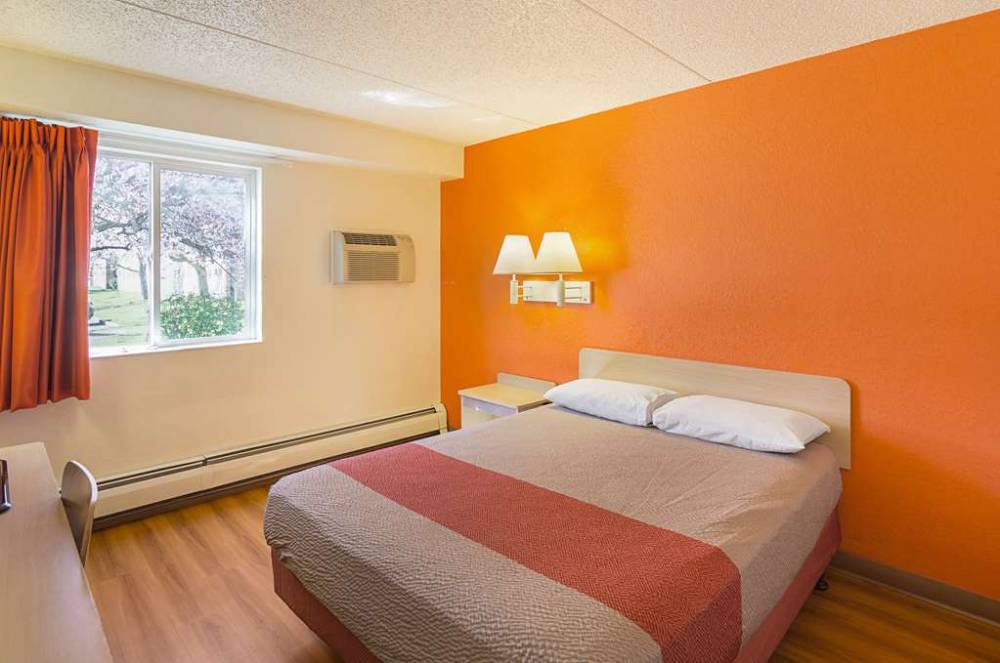 Motel 6 Spokane East 7