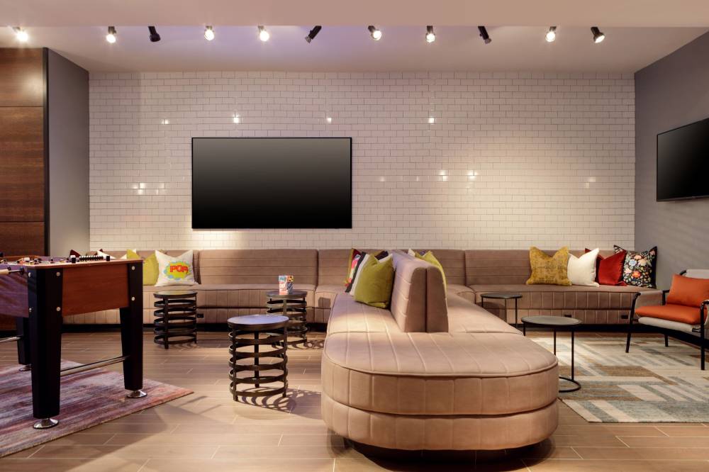 Moxy Richmond Downtown 6