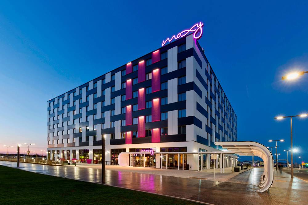 Moxy Vienna Airport 6
