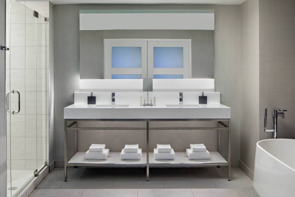 New York Marriott Marquis 4