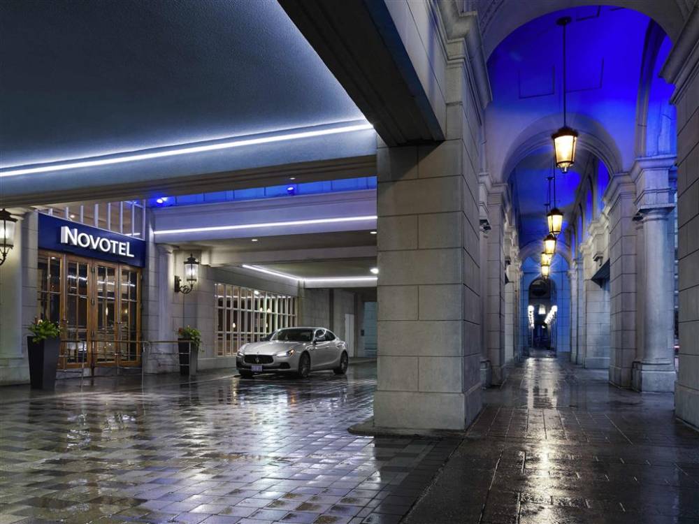 Novotel Toronto Centre 2