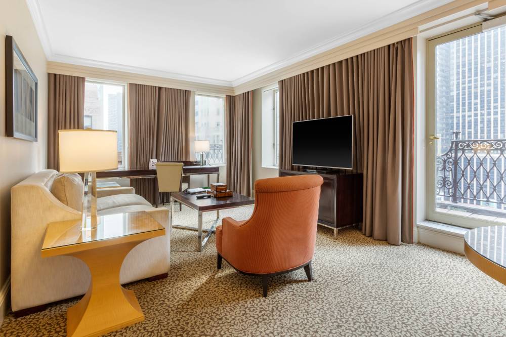 Omni Berkshire Place 8