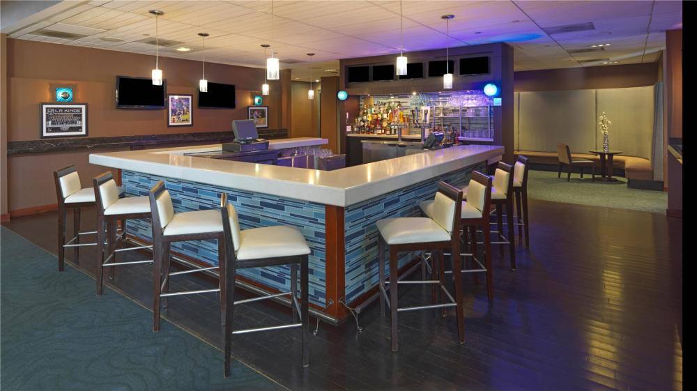 Ontario Airport Hotel And Convention Center 2