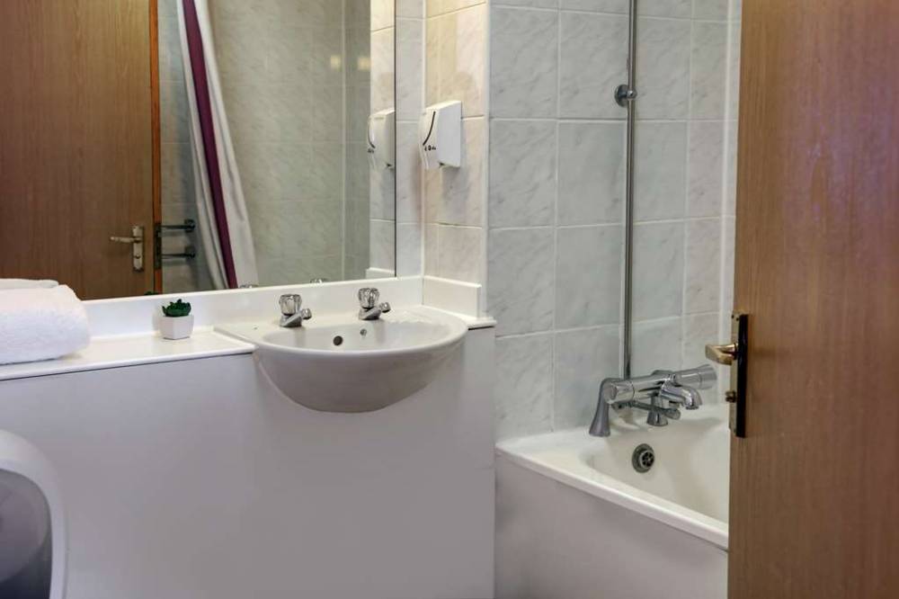 Orchid Epsom, Sure Hotel Collection By Best Western 7