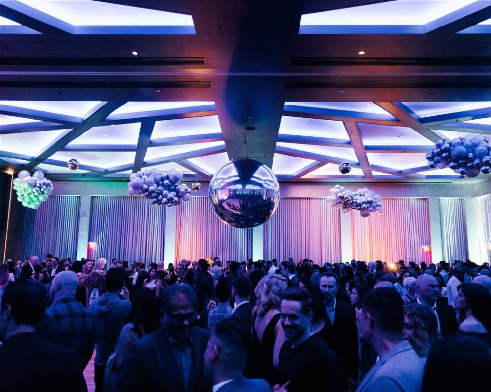 Paradox Hotel Vancouver 8