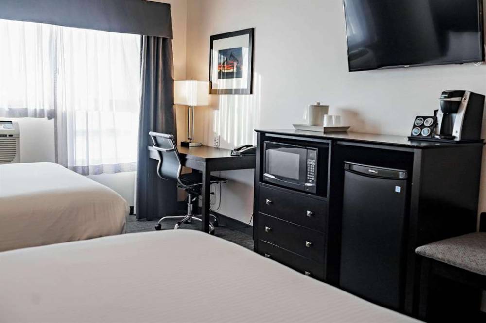 Park Inn By Radisson Edmonton Airport 2