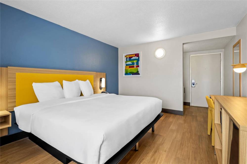 Park Inn By Radisson Fargo West Acres 7