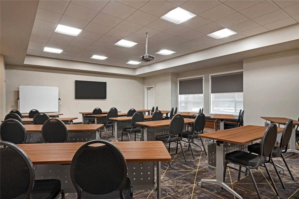 Park Inn By Radisson Kelowna 4